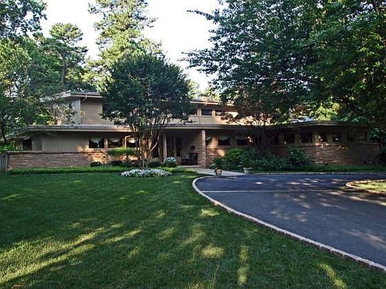 1st image of 332 Oak Ln