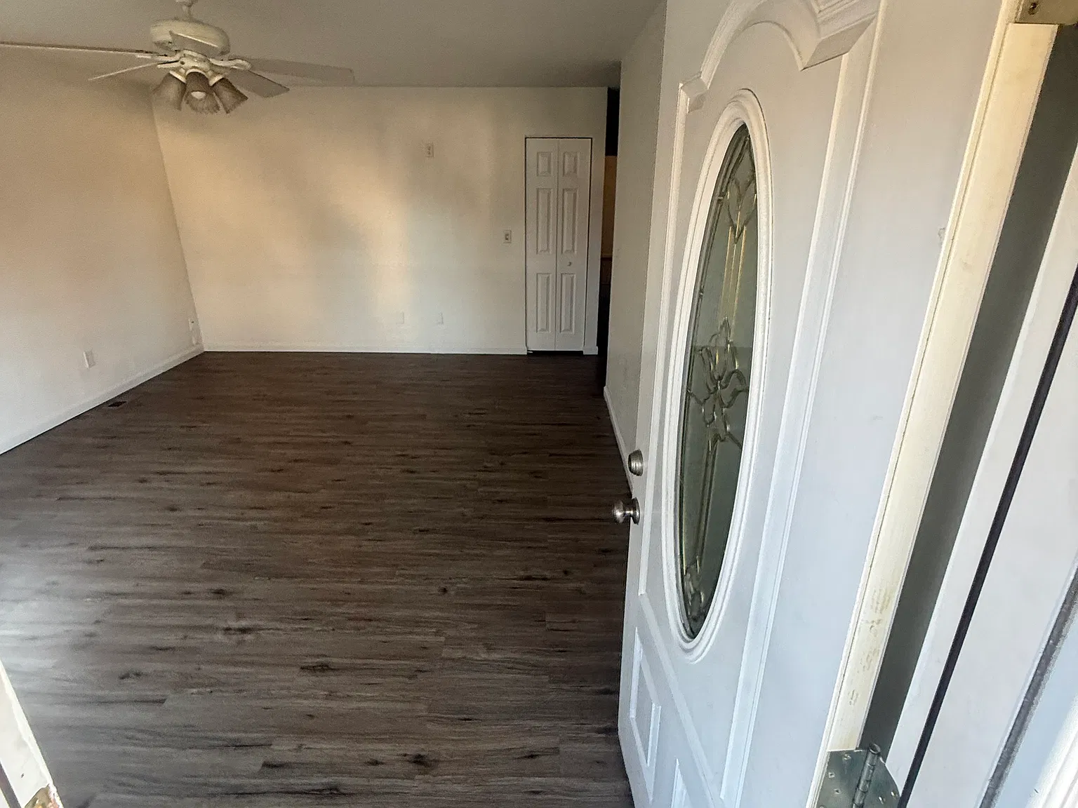 3 bed, 1.5 bath, 1200 sqft, $2,500 — Photo 2