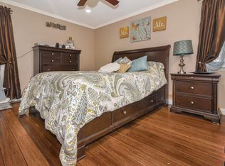 4 Swan Rd, Rocky Point, NY 11778