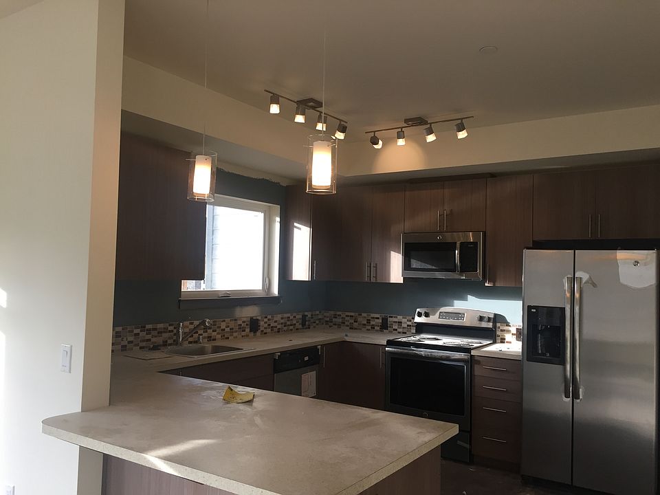 1st image of 736 8th Ave NE Unit 320