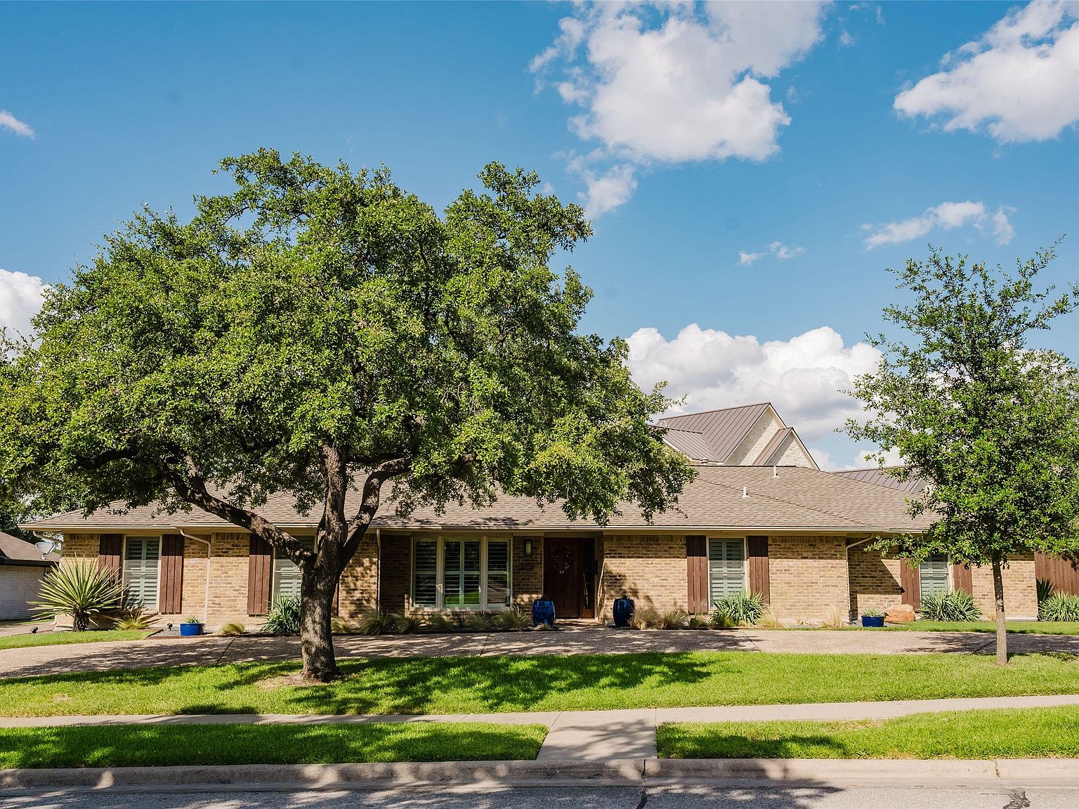 3257 Brookhaven Club Dr