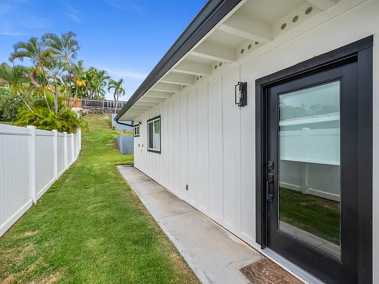 527 Iliaina St — Photo 6