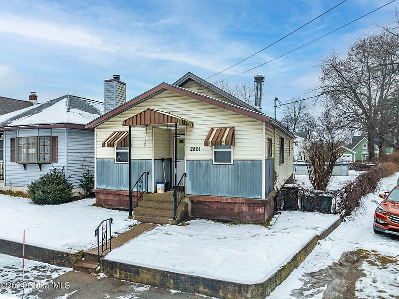 2nd image of 2801 Plunkett Avenue