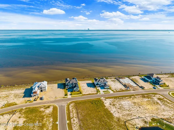 6021 Constellation Dr, Titusville, FL 32780