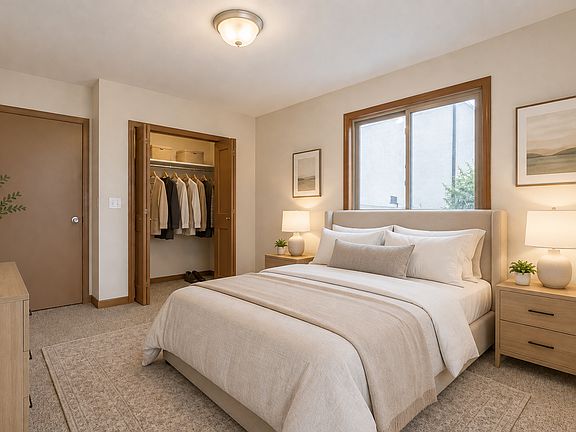 5th image of 2453 S Archer Ave APT 4F