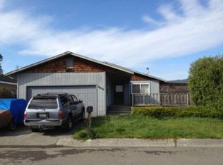 2050 Shamrock Dr, Fortuna, CA 95540