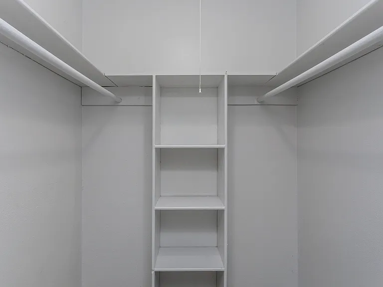 Allendale Village Apartments — Photo 15