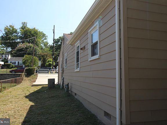 5th image of 3404 Elmwood Dr