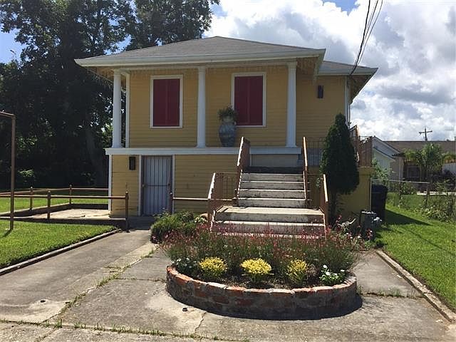 1st image of 11208 Hayne Blvd