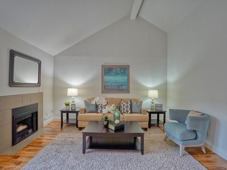 1st image of 1061 Summerain Ct