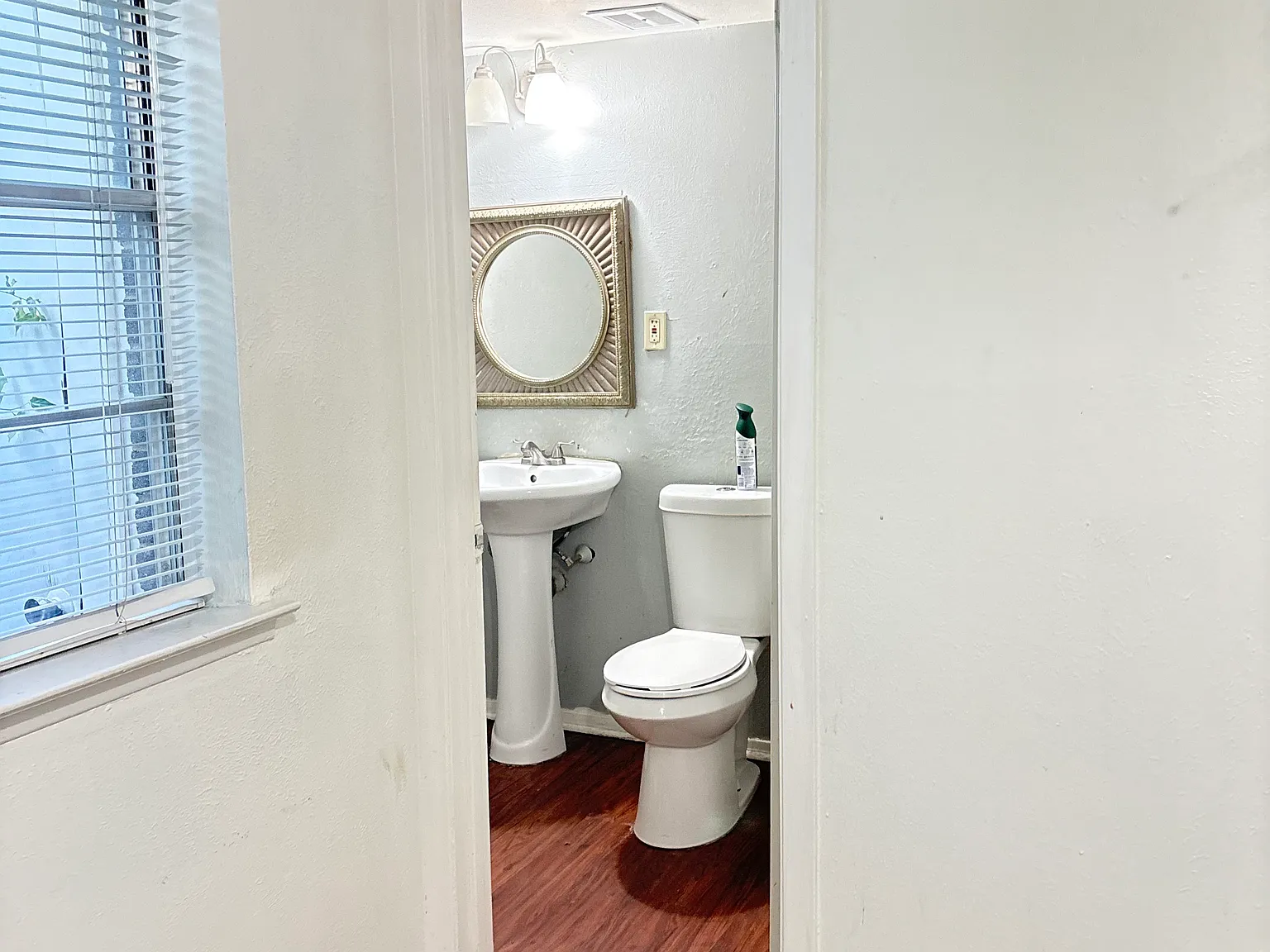 3 bed, 1.5 bath, 1083 sqft, $650 — Photo 1