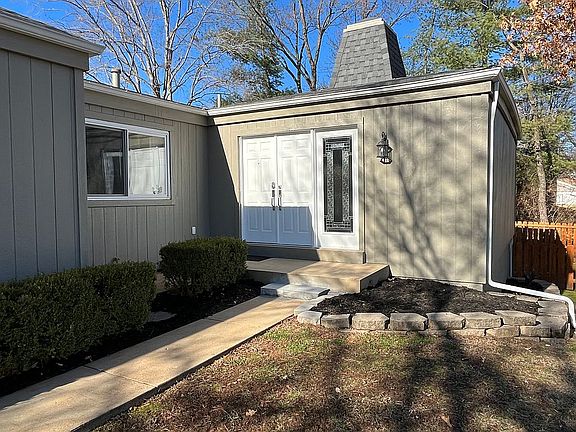 3rd image of 1655 Country Hill Ln