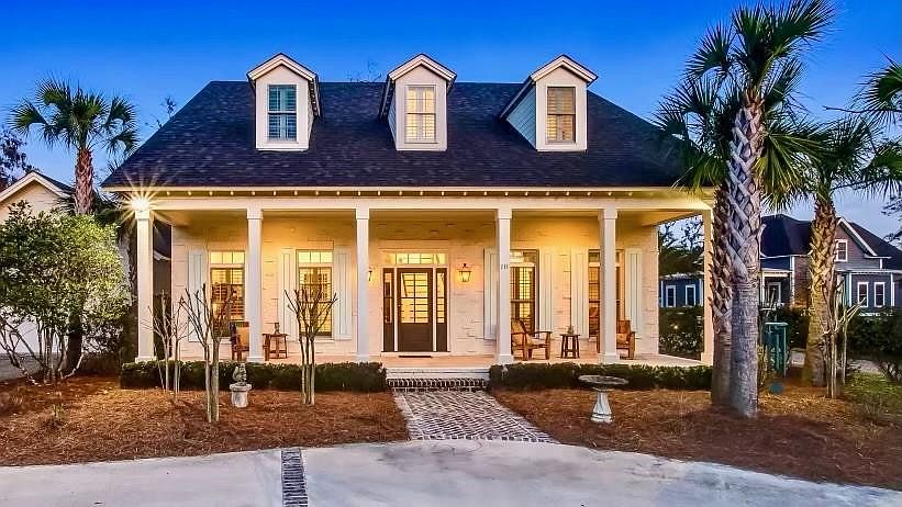 1st image of 111 Yacht Club Dr