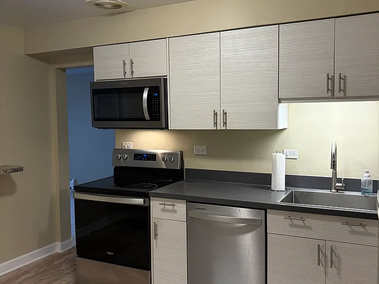 711 E Falcon Dr #201 — Photo 14