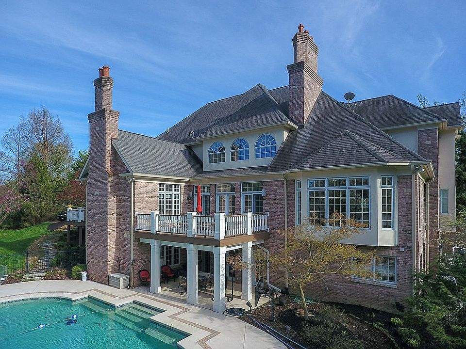2nd image of 10637 Ballantrae Dr