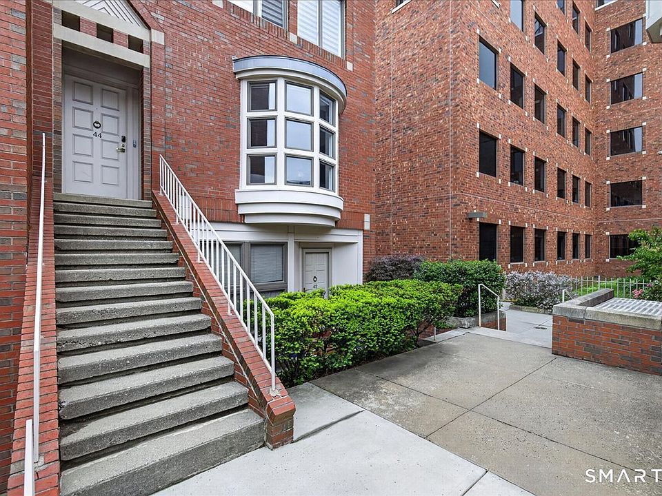 1st image of 44 Temple Court #44