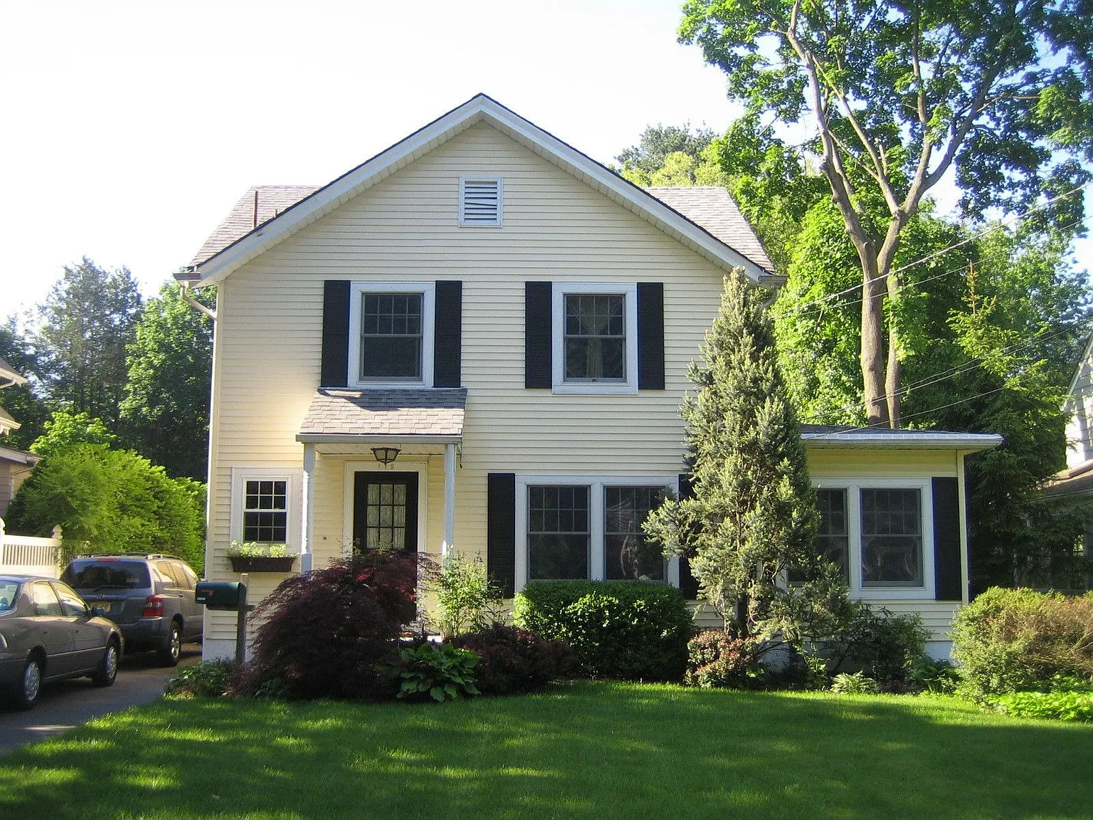 172 Maple Ave photo 1