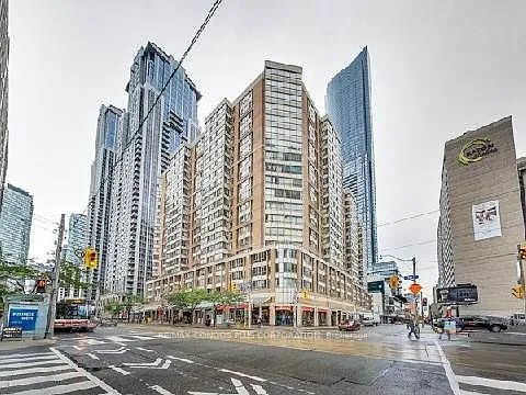44 Gerrard St W Photo 1