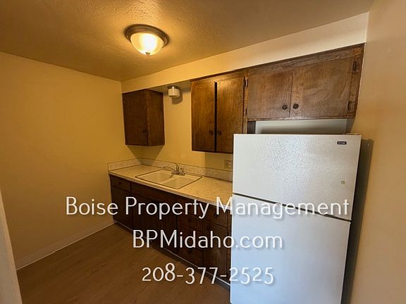 5th image of 3812 W Alameda St APT 13