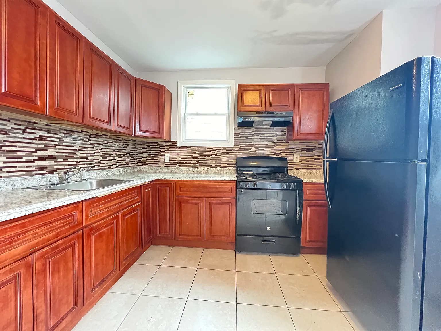 117 Wilkinson Ave — Photo 1