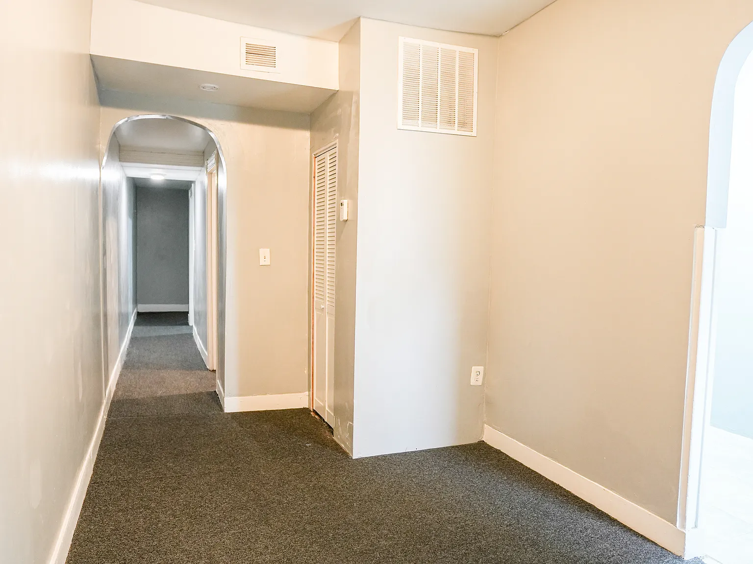 2 bed, 1.0 bath, $1,100 — Photo 3