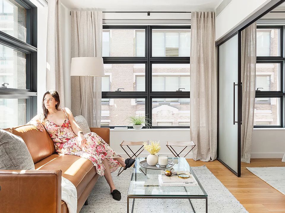 1st image of 547 W 47th St Room 514