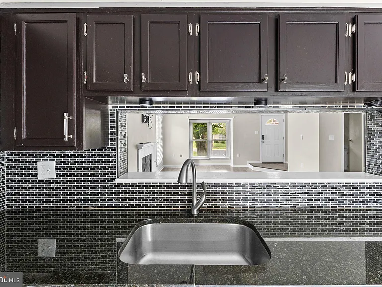7302 Rokeby Dr — Photo 12