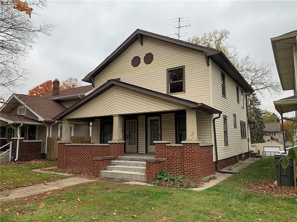 1st image of 1034 E Nelson Ave