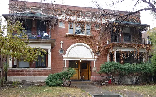 1055 N Clarkson St Photo 1