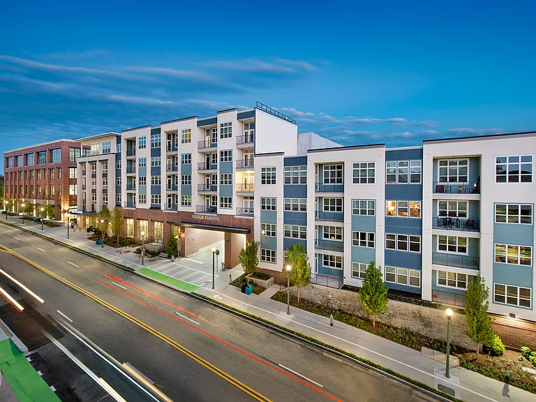 AMLI Decatur — Photo 24