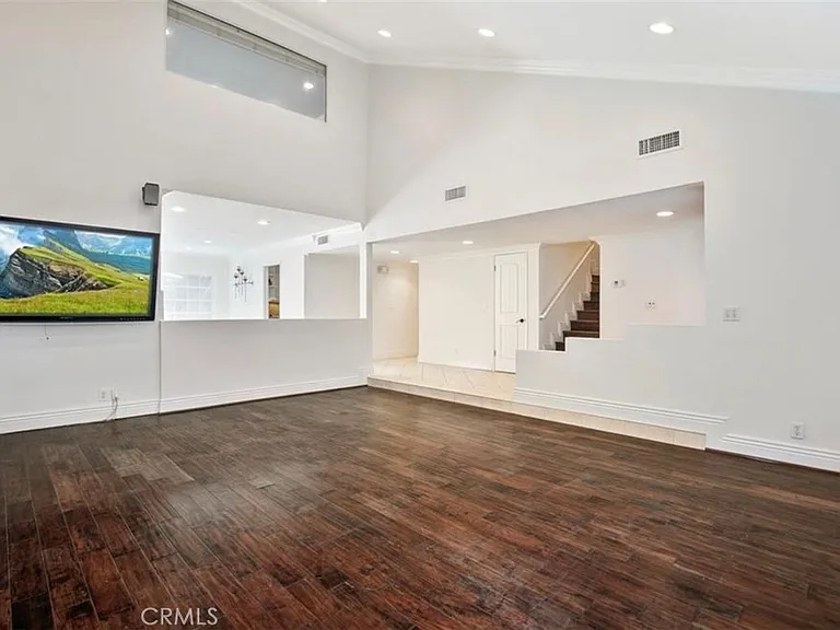 5954 Wilkinson Ave — Photo 30