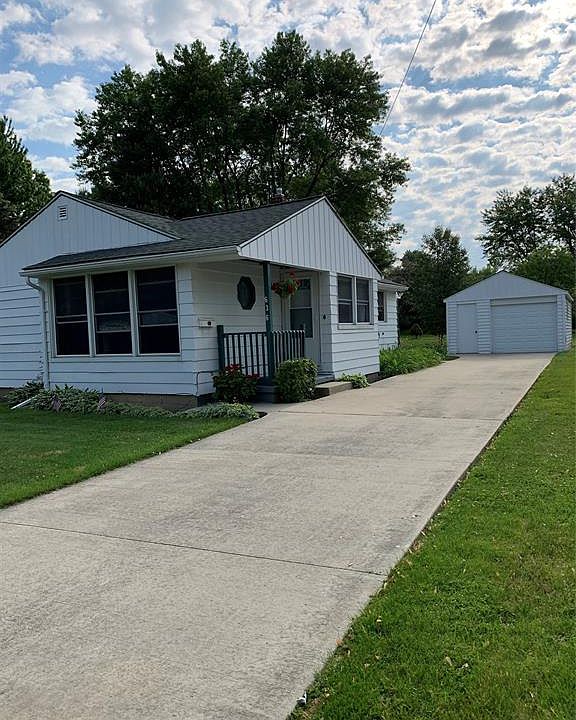 1st image of 636 N Lapeer St