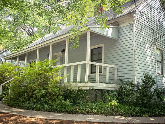 Front of Duplex (A unit on the front, B unit around the back)