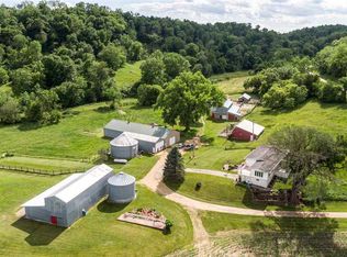 7026 Glassmaker Rd, Cassville, WI 53806