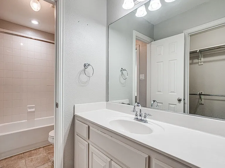9609 Sam Bass Trl — Photo 18