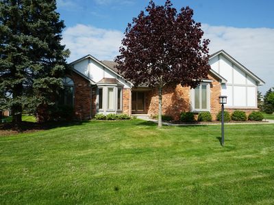 441 Sandalwood Dr, Rochester Hills, MI, 48307