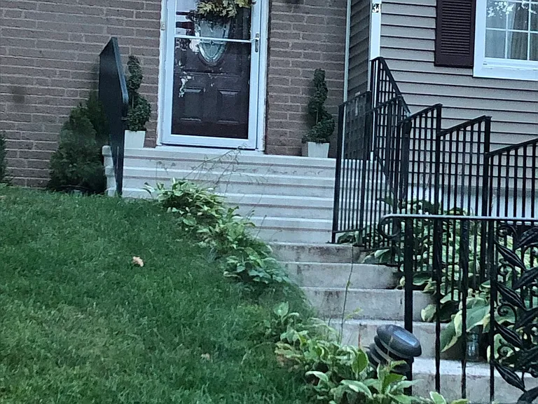 34 Seneca Rd — Photo 2