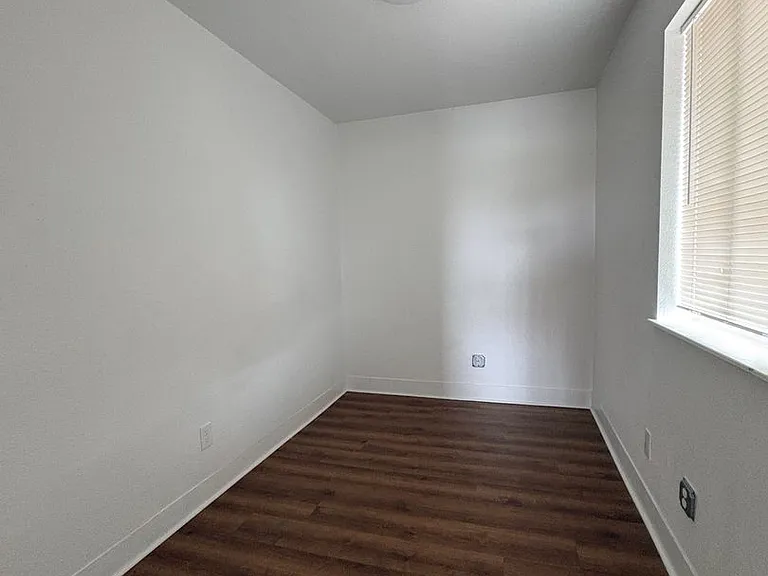 254 Denver St — Photo 8