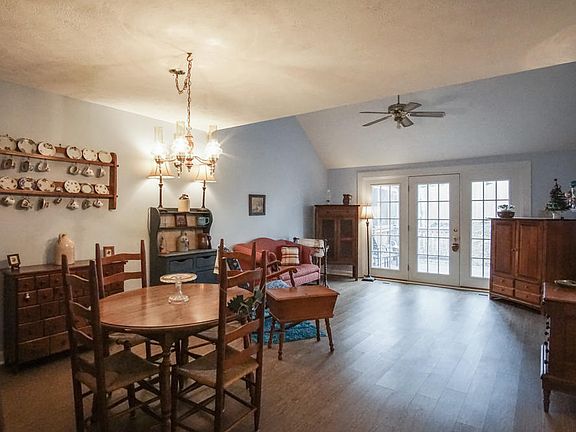 4th image of 418 Bayberry Ct