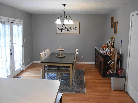 5th image of 1508 Cloverdale Rd