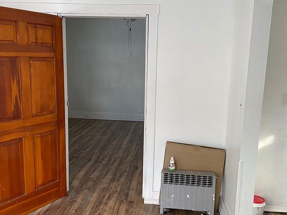 5th image of 12 W Poplar St