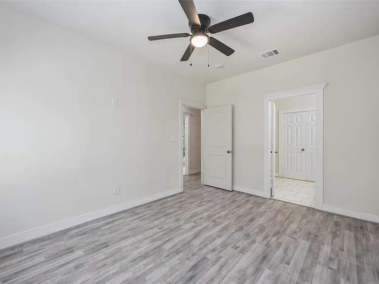 2708 Sam Wilson St — Photo 10