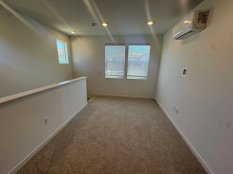 1109 Baylor Ter — Photo 2