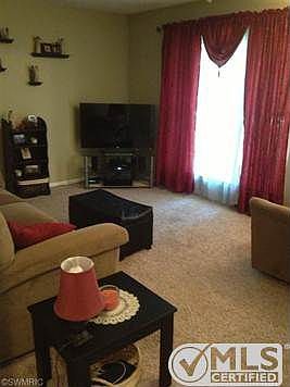 4th image of 1526 Vine Ave