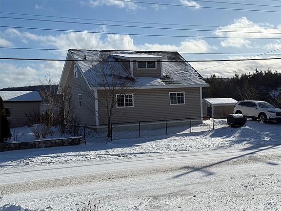 3rd image of 176 Main Road