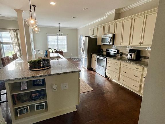 5th image of 3404 Flora Drive