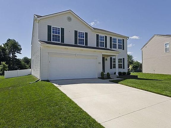 2nd image of 801 Primrose Ln