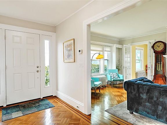 5th image of 1147 Narragansett Blvd