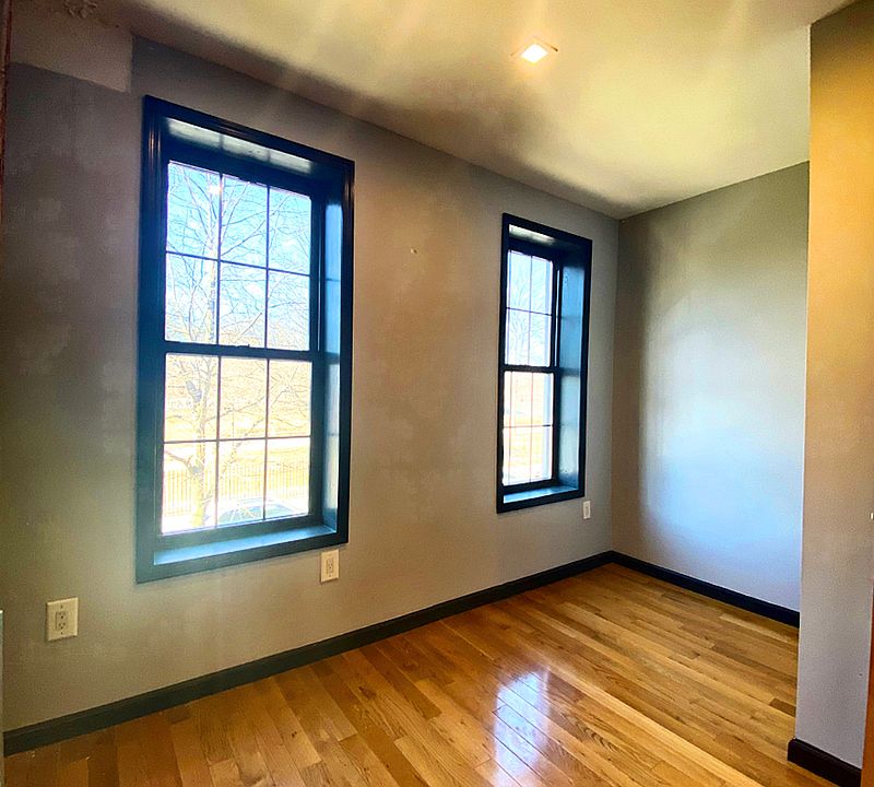 1st image of 290 Suydam St #2C