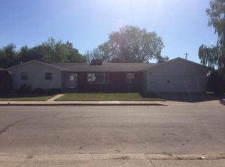 1228 Park Pl, Williston, ND 58801